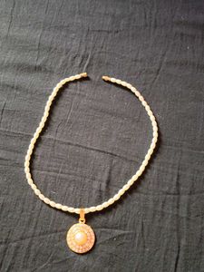 Elegant Pearl Necklace with Pendant