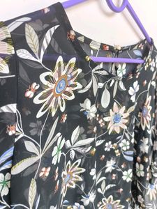 Black Floral 🌻Printed Top