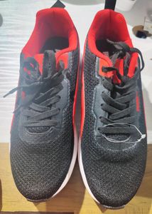 PUMA  MEN'S CASUAL SHOES. LIKE NEW.  NO COINS