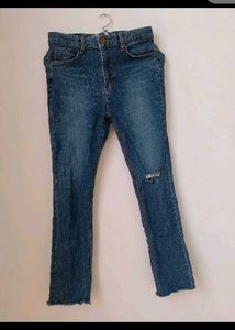 Blue Denim Jeans with Distressed Knee