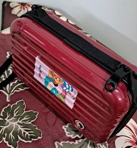 First class amenity small case