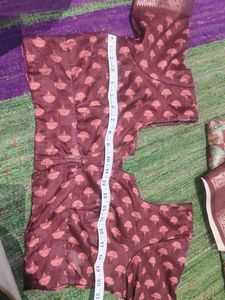 Stylish Printed Saree with matching earrings