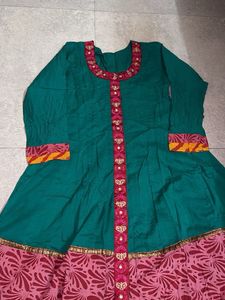 Green Embroidered Cotton Kurta