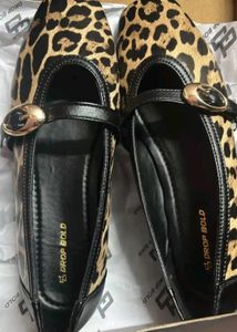 Chic Leopard Print Ballet Flats