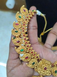 Exquisite Gold Necklace with Gemstones