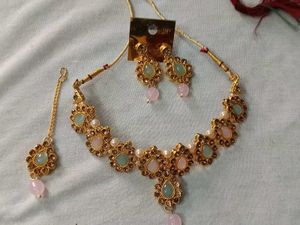 Elegant Gold-Plated Kundan Necklace Set