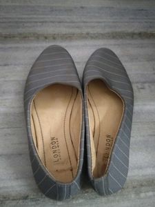 Stylish Grey Striped Flats
