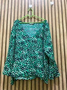 Green & White Polka Dot Long Sleeve Top