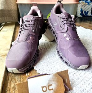 ON Cloud Waterproof Running Shoes