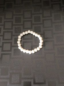 Classic Pearl Beaded Bracelet
