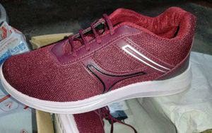 Wrogn Maroon Sports Shoes
