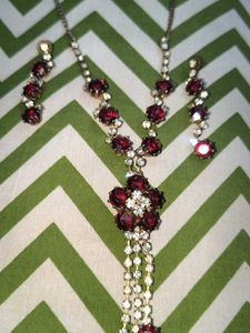 Elegant Red Stone Necklace &amp; Earring Set