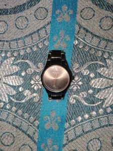 a well maintained good sonata black chain watch