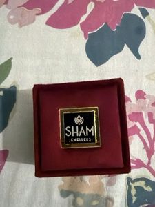 Earrings box