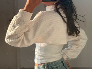 Knitted Cut out sleeves