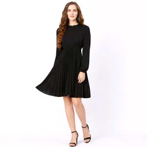 Elegant Black Pleated Midi Dress