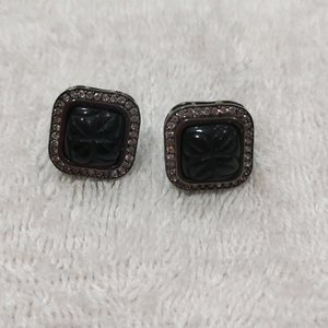 carbon stone stud earings
