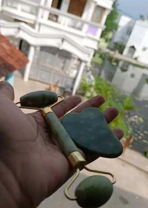Jade Roller &amp; Gua Sha Set