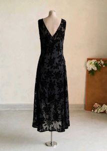 Elegant Black Floral Velvet Dress 36/38