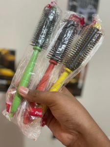 3 Round Hair Brushes – Brand New &amp; Unused