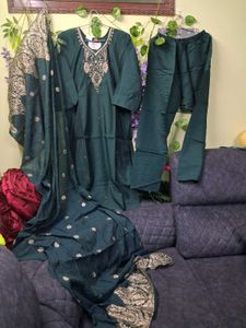 Elegant Green Embroidered Kurta Set with Dupatta