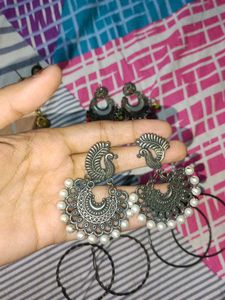 set of 4 earings only in 88