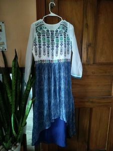 Embroidered White & Blue Kurta