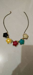 Multicolored neck piece