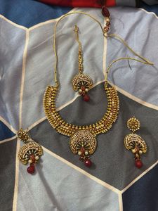 Elegant Gold-Tone Jewelry Set