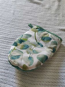 Stylish Oven Mitt