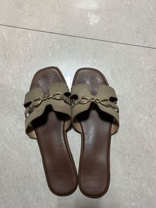 Stylish Suede Chain Detail Sandals