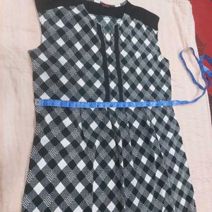 Chic Black &amp; White Gingham Dress
