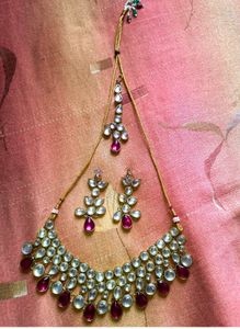Stunning Kundan Necklace Set with Earrings