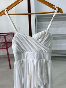 Elegant White Chiffon mini Dress