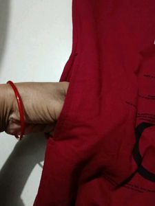 Stylish Two-Tone Graphic Tee