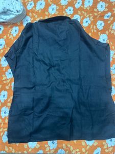 Solid Black Short Sleeve Collared Top