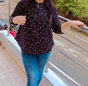 Chic Printed Women's Top in 40 size