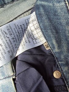 Brand new Authentic Guess Capri Jeans(28)