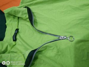 Colorblock Zip-Up Cropped Top