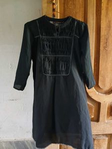 Elegant Black Kurta with Intricate Detailing