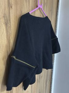 black sweat top