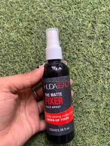THE MATTE FIXER FACE SPRAY