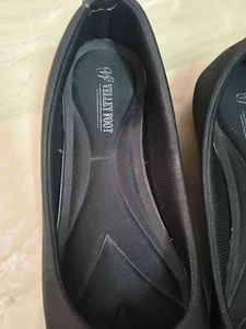 Elegant Black Ballet Flats