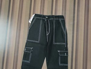 Korean Style New With Tag Black Cargo Jeans