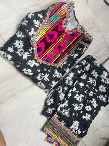 Embroidered Floral Kurta Set