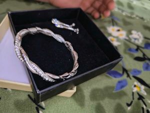 Carlton London Bracelet and Earring Set