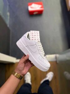 Nike Air Force 1 - Classic Kicks