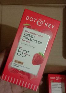 Dot & Key Strawberry Tinted Sunscreen SPF 50