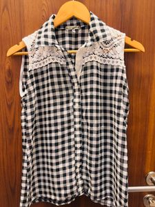 Chic Gingham Sleeveless Top