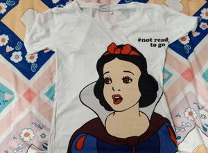 Snow White Graphic T-Shirt 🤍